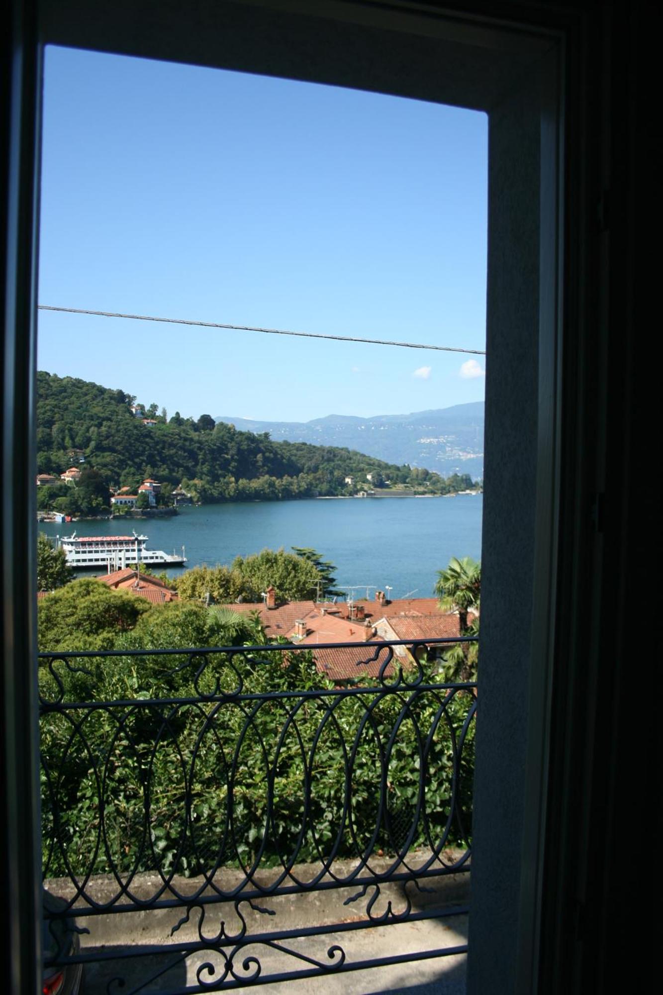 appartamenti i fiori del lago Laveno-Mombello Esterno foto