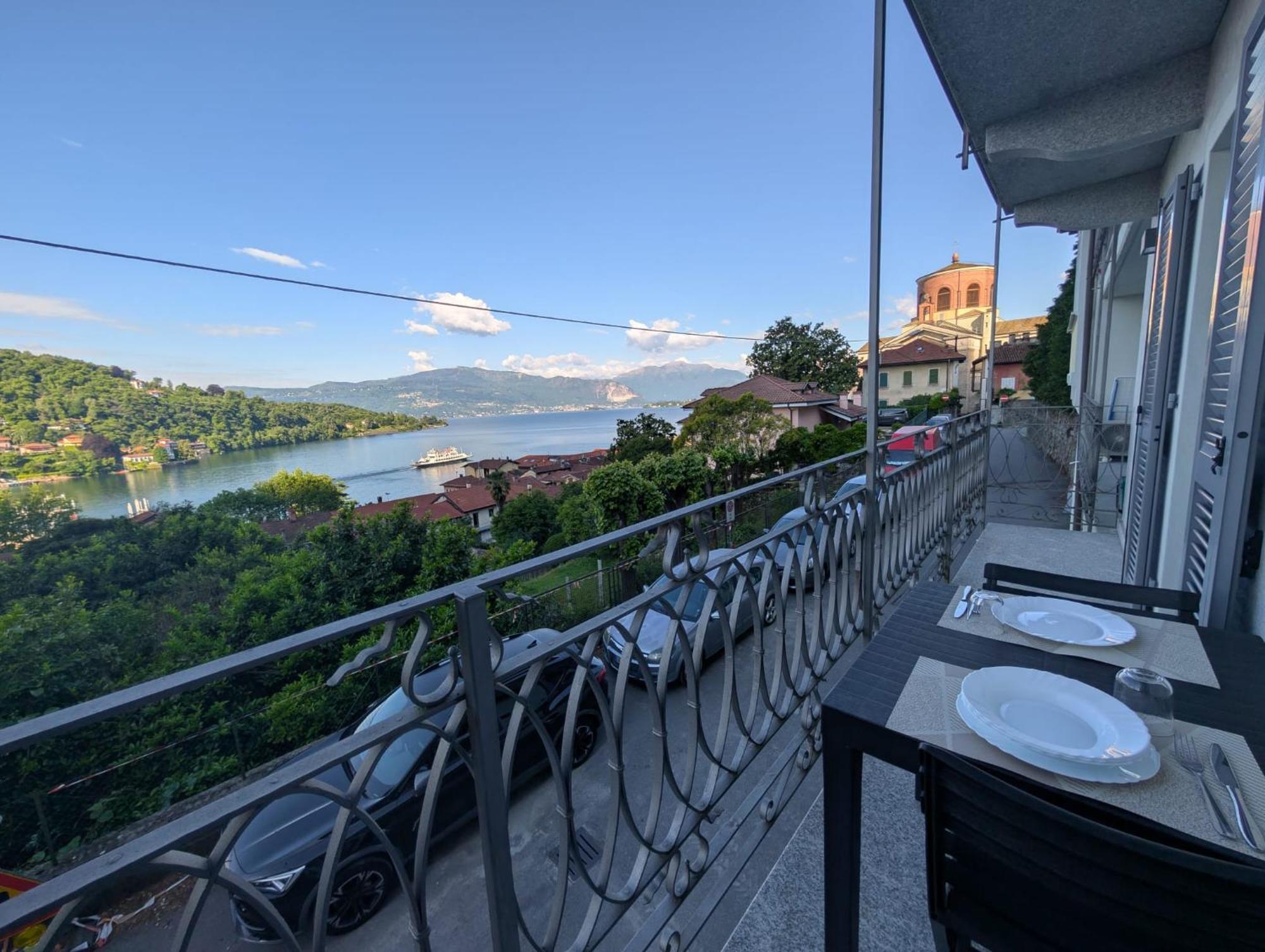 appartamenti i fiori del lago Laveno-Mombello Esterno foto